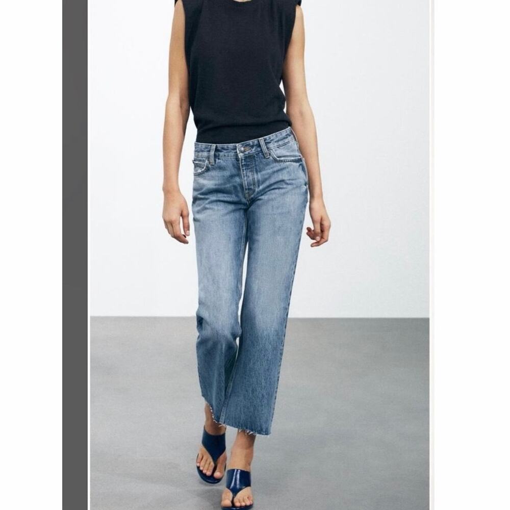 Zara High Rise Cropped Flare Jeans Light Wash Raw Hem Stretch Women’s Size 4